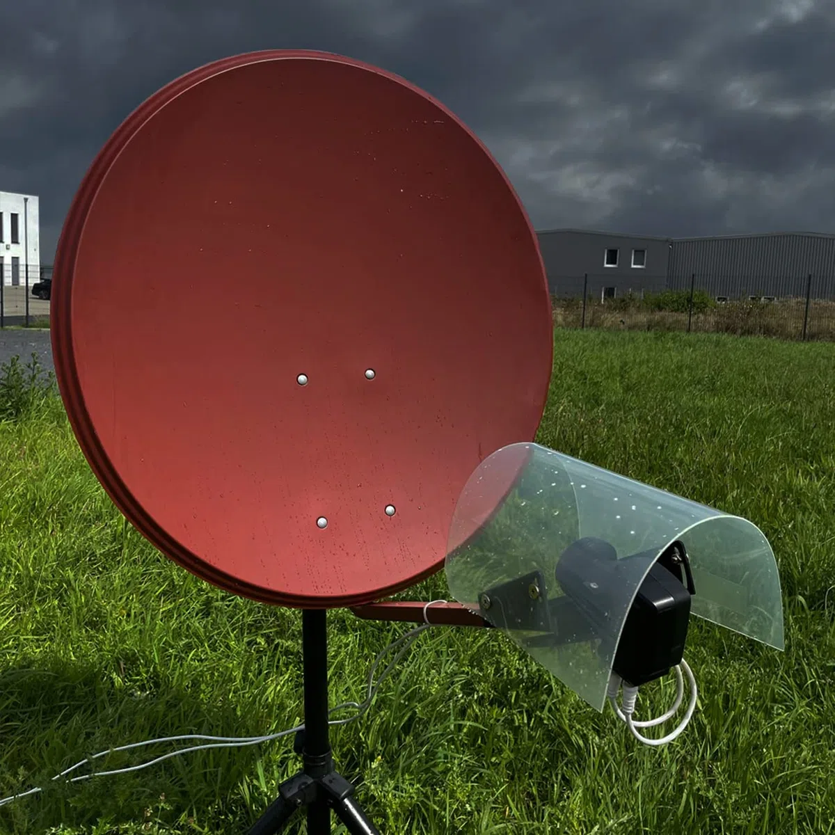 PremiumX - Cubierta de protección contra la Intemperie para LNB para 2X Sat LNB Protege contra Granizo de Nieve y Lluvia - televisión sin interferencias