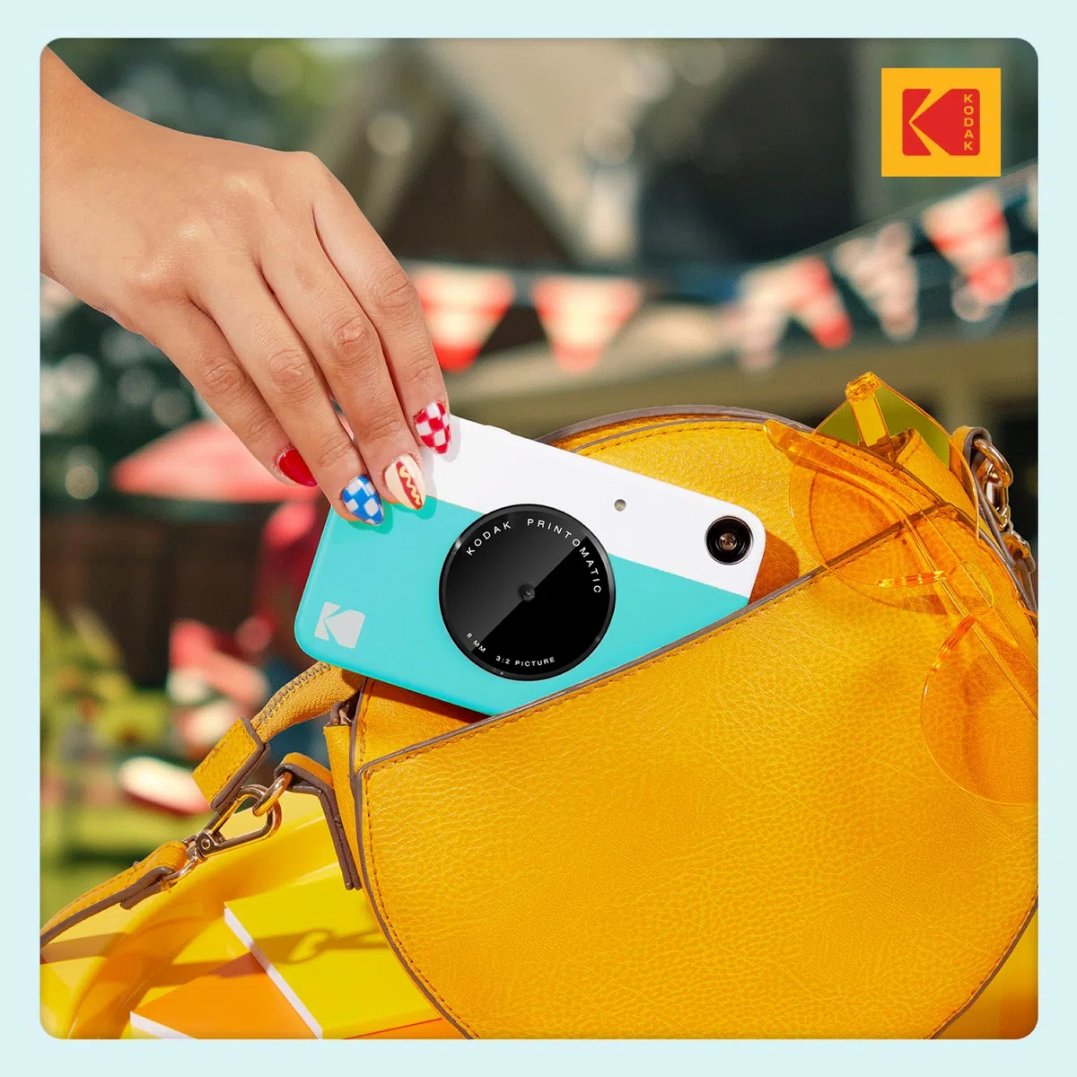 KODAK Printomatic Cámara digital instantánea - Fotos de calidad en papel fotográfico adhesivo Zink 2x3" - 5MP, portátil, regalo creativo para cumpleaños, Navidad, fiestas - Azul