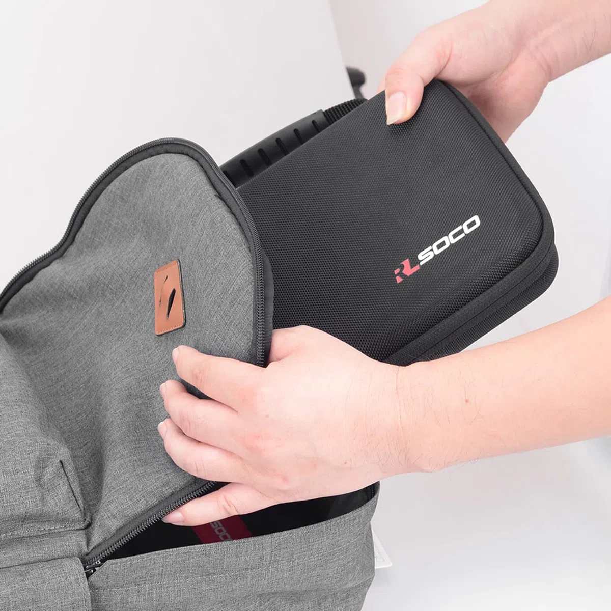 RLSOCO Funda Rígida para Transporte para Unidad Externa de CD/DVD Quemador Lector Grabador Reproductor (Se Adapta a lectores de hasta 17cm x 15cm x 3,5cm) (Sólo Funda)