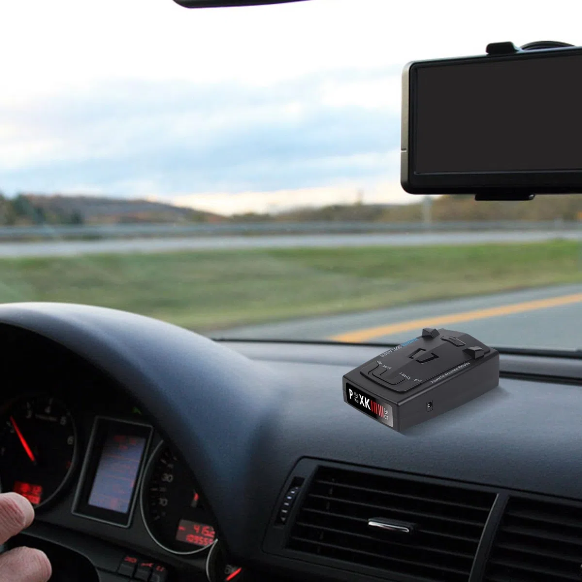 Detector de largo alcance de 360 grados para coches con función de voz, monitoreo de cámaras de velocidad y posibles peligros en tiempo real para mantener informados a los conductores y seguros