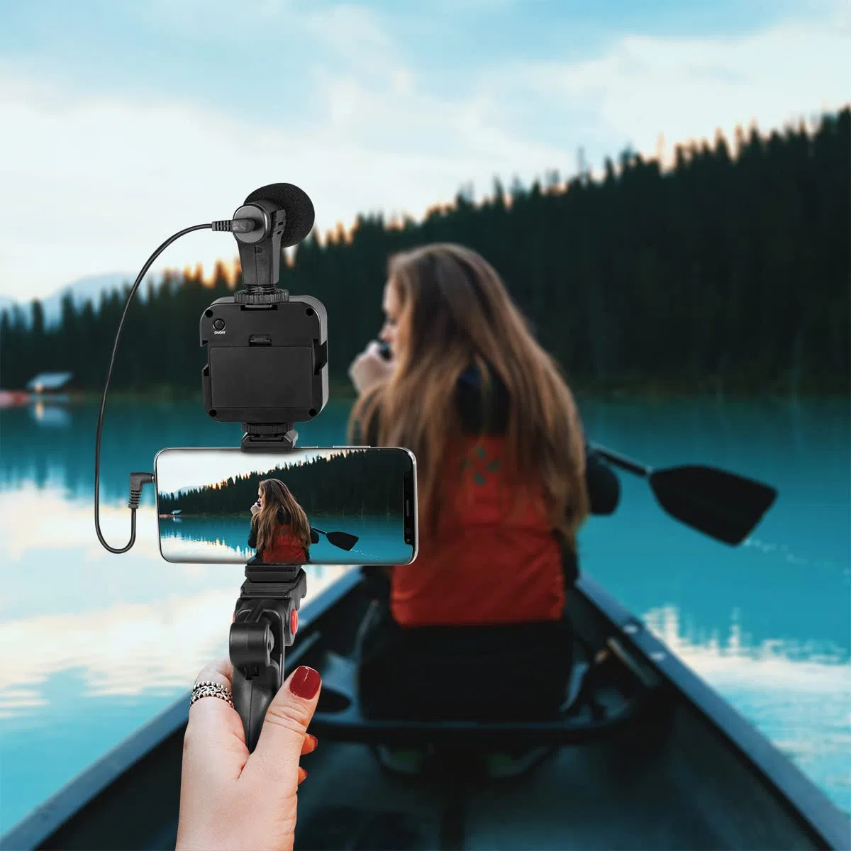 LogiLink Vlogger - Kit de 36 Luces LED con micrófono y trípode para Smartphones de 4,7 a 7", Color Negro