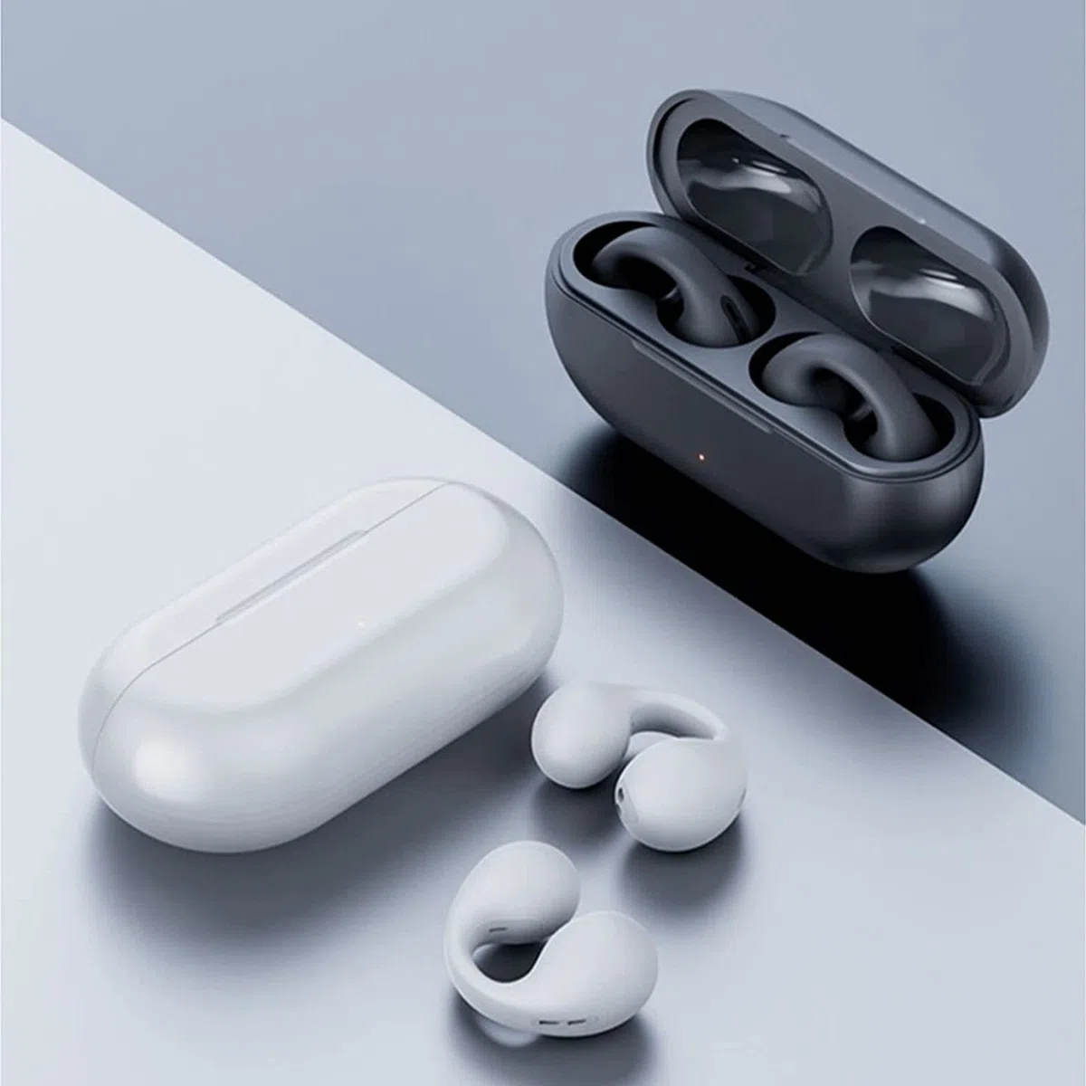 Auriculares inalámbricos de conducción ósea con Clip para la Oreja, miniauriculares de conducción ósea, Auriculares de Oreja Abierta Bluetooth inalámbrico para Correr Deportes (Negro)