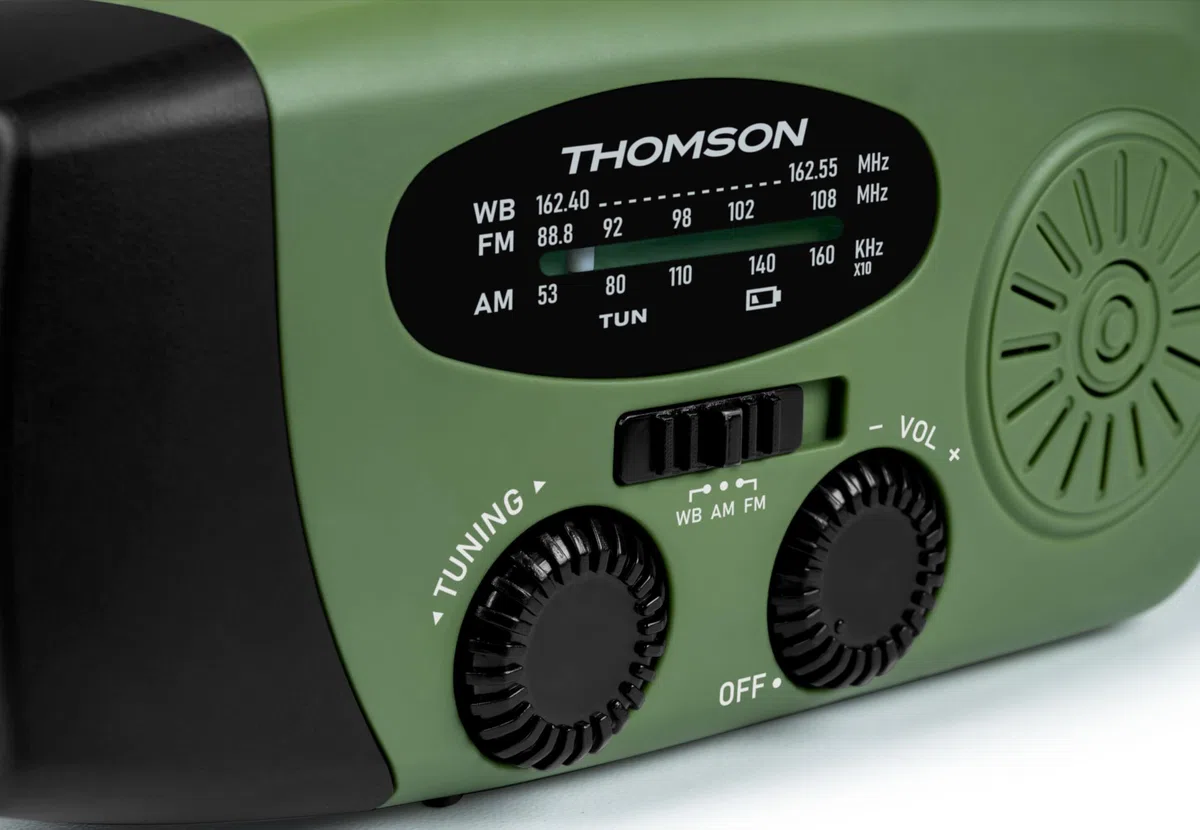 Thomson RT260 - Radio Solar de Emergencia FM/AM con Manivela, Portátil, Función Powerbank Solar 2000mAh, Linterna sin Pilas con Dinamo LED, botón SOS, Doméstica y de Camping