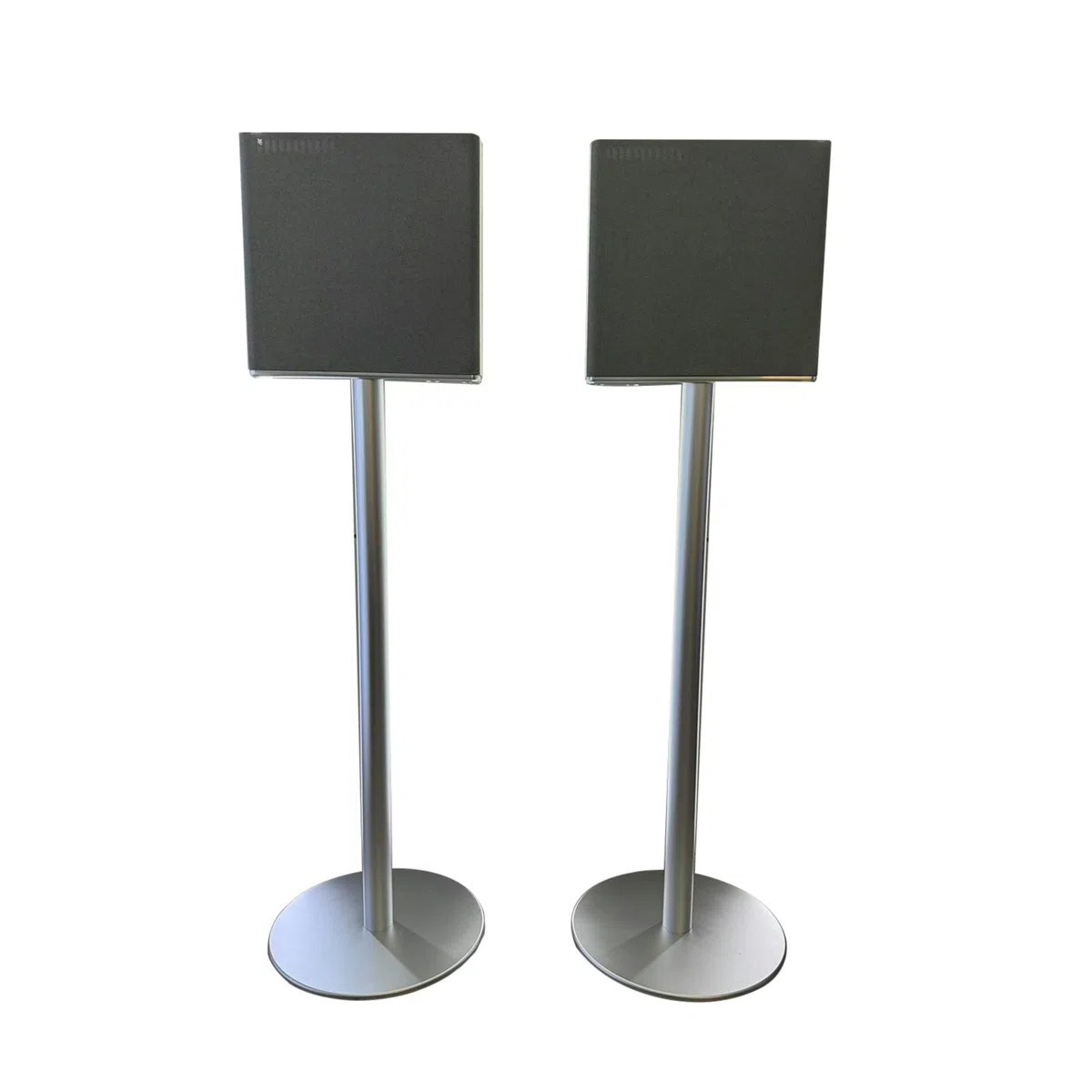 Soporte de para Altavoz de Suelo Compatible con el Sistema de Sonido Envolvente Sony BRAVIA Theater Quad (HT-A9M2), Aluminio, Cable de Alimentación Incorporado (Plata 2 PCS)