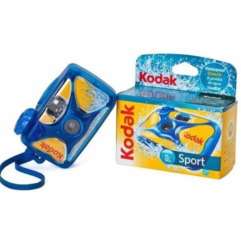 Kodak Cámara Deportiva desechable de un Solo Uso con película de exposición de 800 velocidades y 27 Unidades (Paquete de 3)