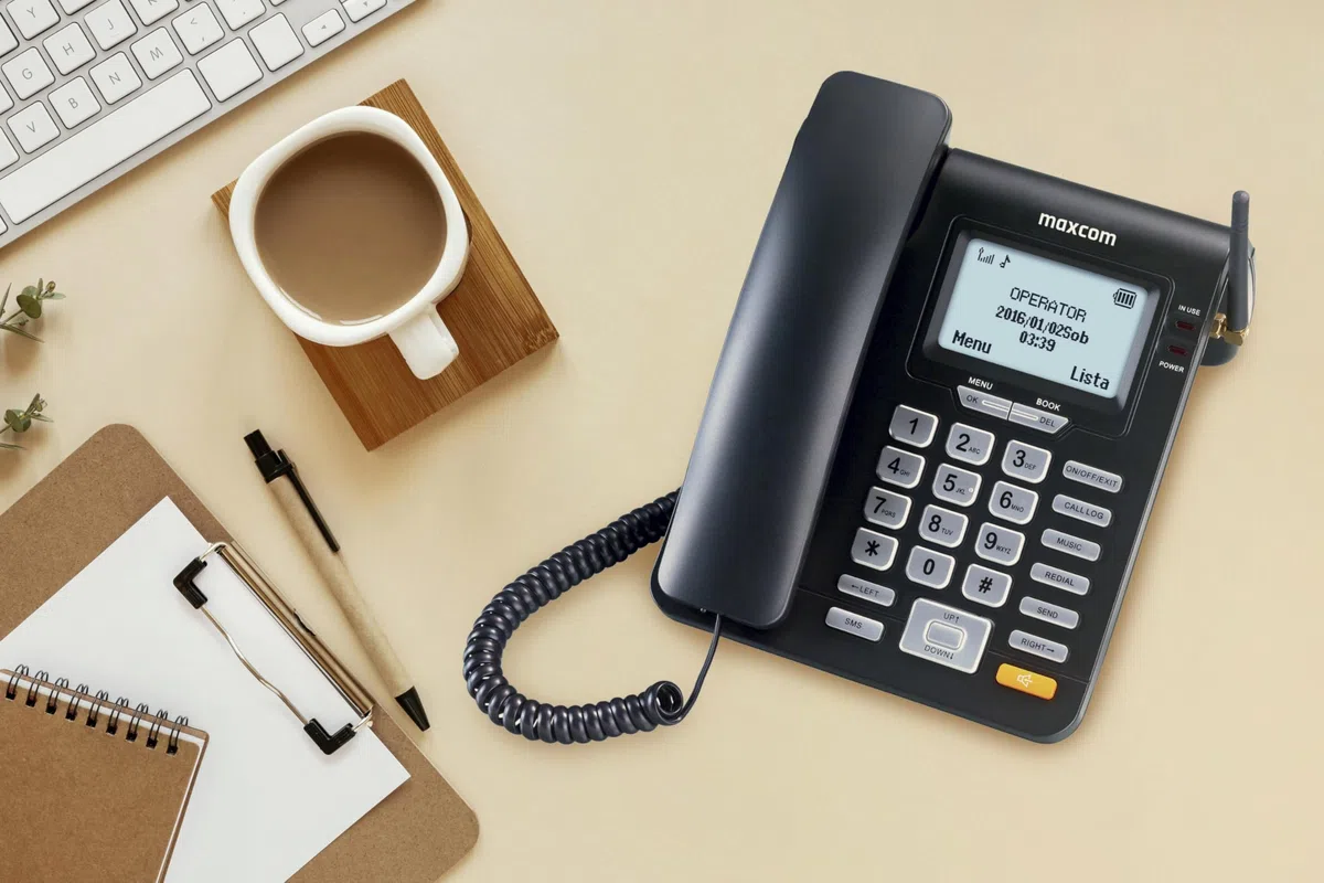 Maxcom MM 28 D HS - Teléfono Fijo GSM de Escritorio con Tarjeta Sim Función SMS, Negro