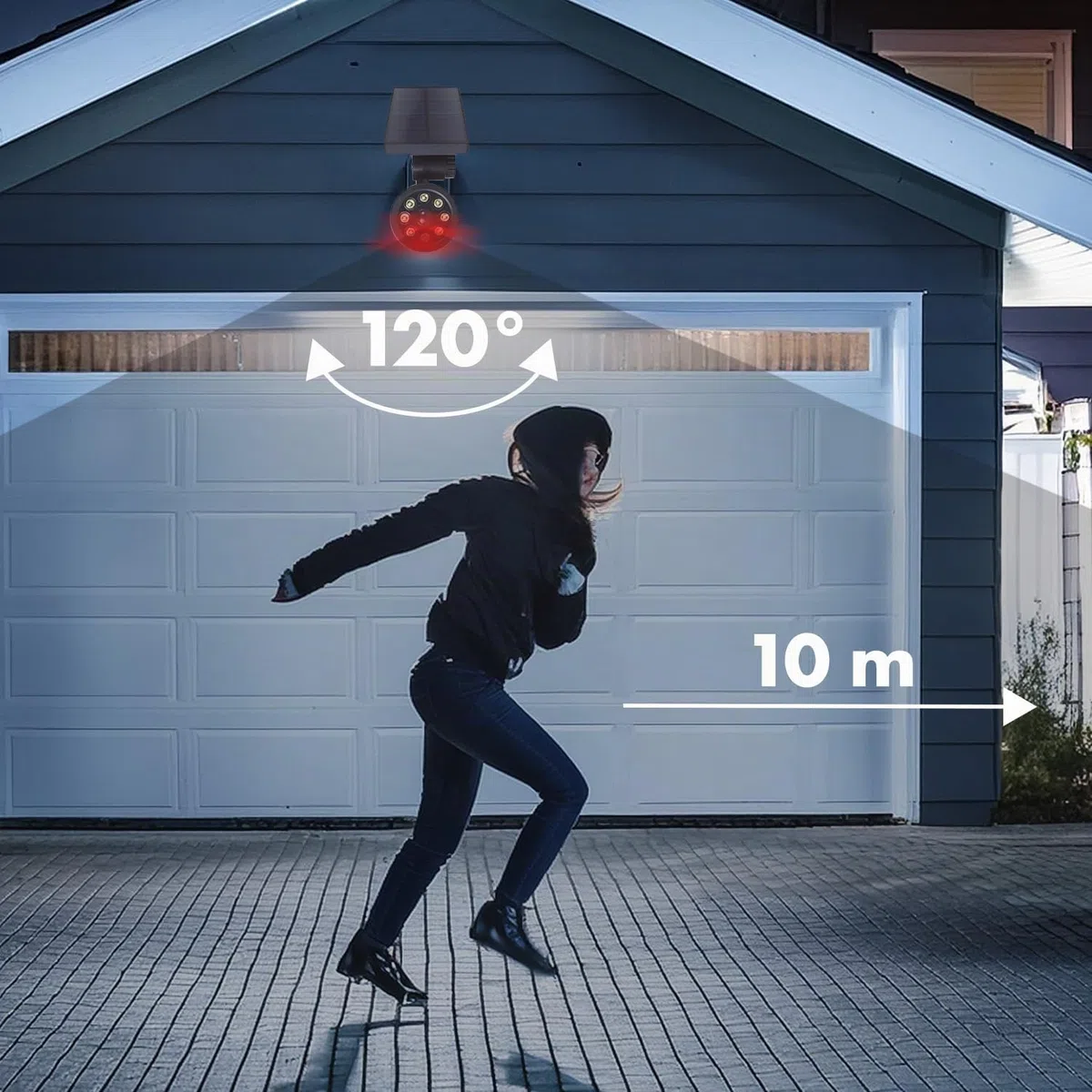 Maclean Cámara Solar Simulada con Sensor de Movimiento y Luz LED, Cámara de Vigilancia IP Simulada con Lente, IP44, Uso en Exteriores, 220lm, 6500 K, Energía Solar, LED Rojo Intermitente