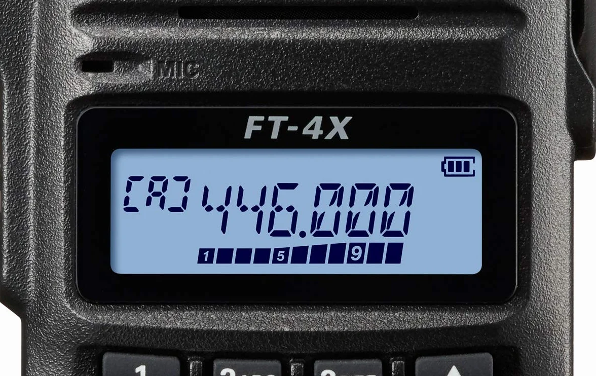 YAESU FT4XE Walkie Talkie Bibanda VHF/UHF 144 -440 Mhz PINGANILLO PIN19M