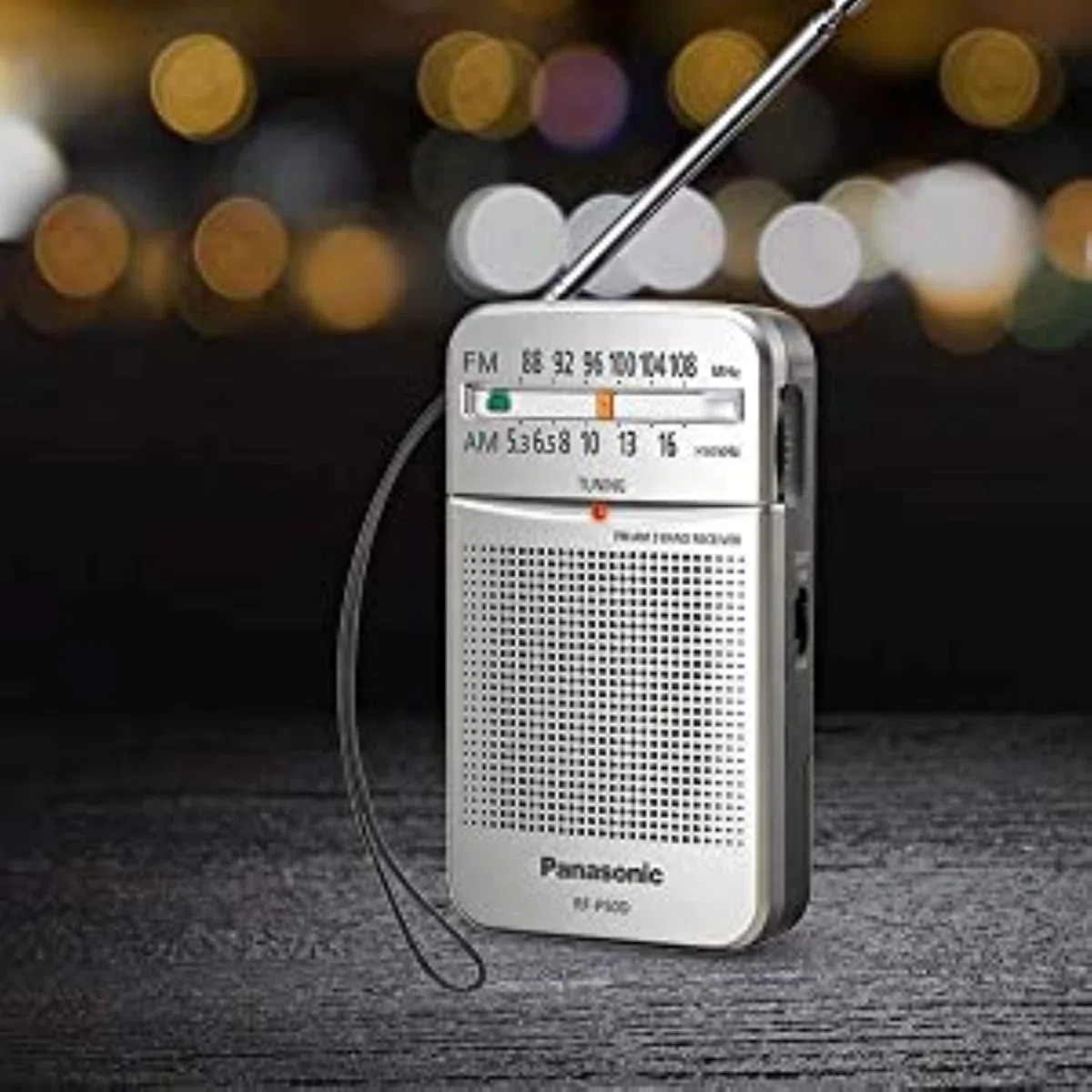 Pasa el Ratón por Encima de la Imagen para ampliarla Panasonic RF-P50D Portátil Digital Plata - Radio (Portátil, Digital, Am,FM, 87-108 MHz, 520-1730 Khz, 0,15 W)