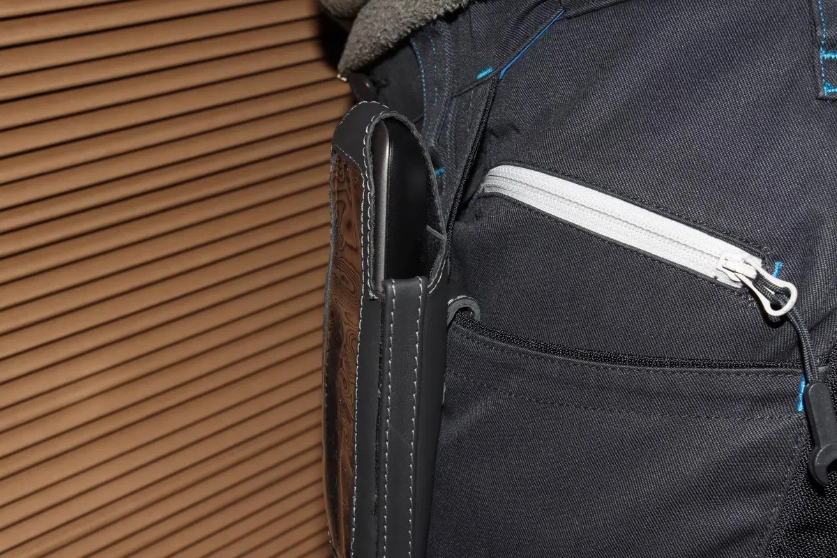 JT Berlin Turnline Funda de Cuero para Aastra 630 / 630d / Mitel 630-632dt Funda para cinturón [Cuero auténtico, Clip Giratorio para cinturón con 8 Posiciones, Fabricada a Mano en Europa] – Negro