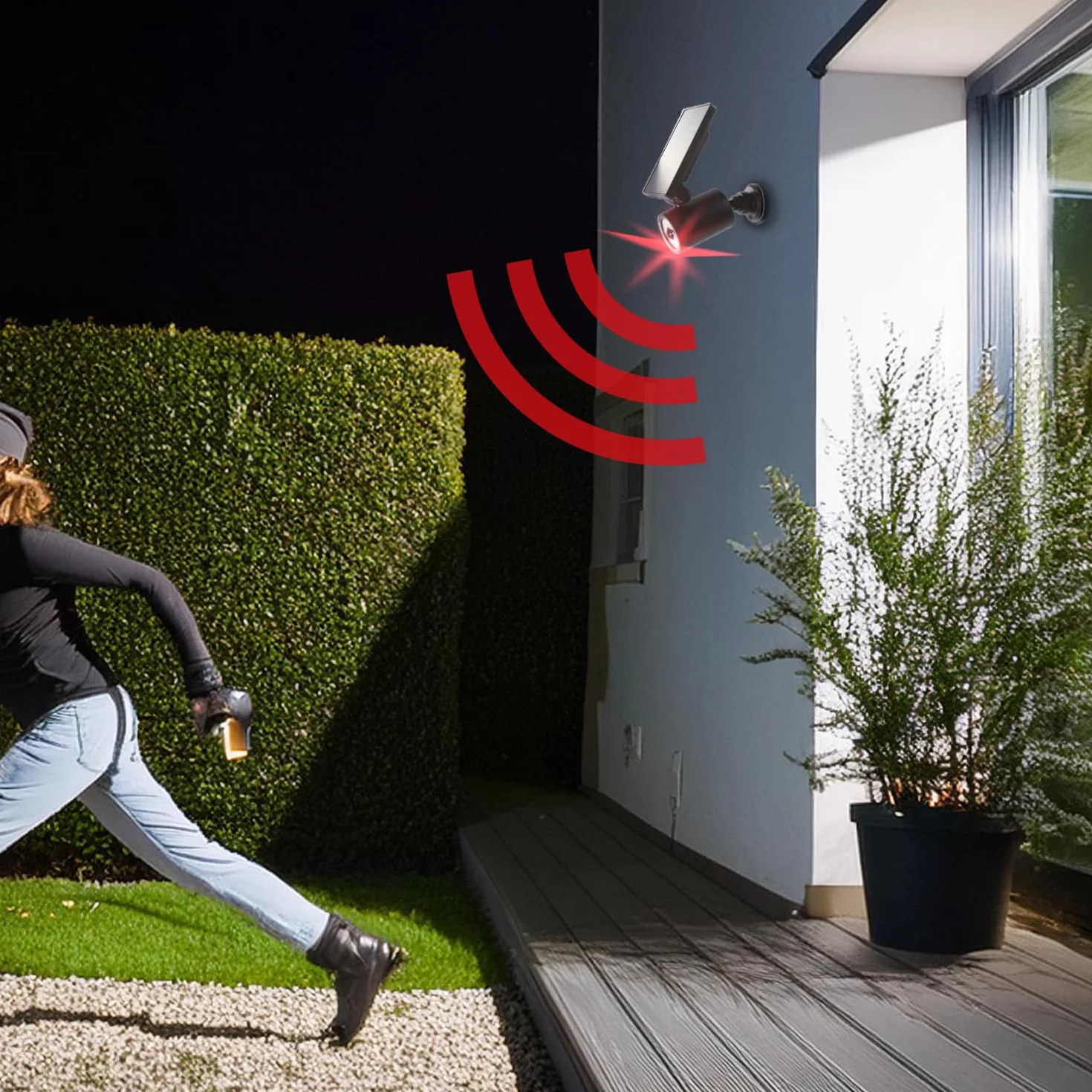 Maclean Cámara Solar Simulada con Sensor de Movimiento y Luz LED, Cámara de Vigilancia IP Simulada con Lente, IP44, Uso en Exteriores, 220lm, 6500 K, Energía Solar, LED Rojo Intermitente